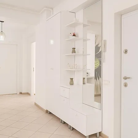 Mamaia Lake Residence Apartment